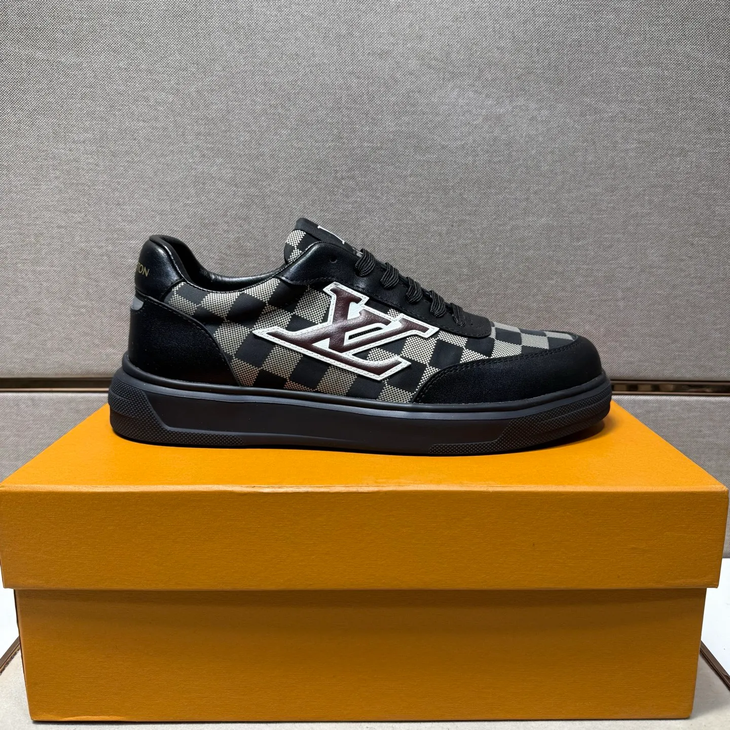 ⬛️Ex-factory price p400 [LV~] Men's casual shoes, 2025z cabinet sales simultaneously 🔶Code number: 38-44#️⃣ 🔷3 colors🔜The upper is made of multi-material splicing ➕Genuine leather lining, comfortable and breathable, sole: original comfortable and wear-resistant outsole, ⚠️real thing📱photographed🎬real thing is better📢📢📢